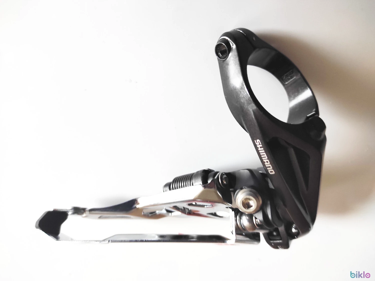 5. Schimbator foi Shimano Deore XT FD-M8000-H 3x11v. High Clamp, cu colier, nou