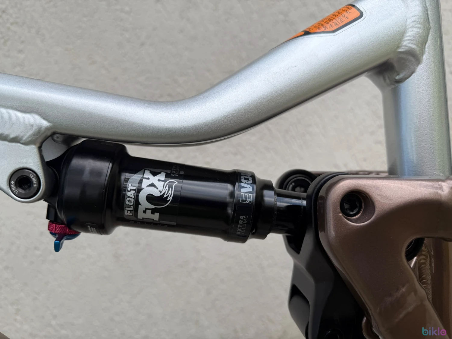 5. Vând MTB Full Suspension Focus Thron 6.9 in Garantie