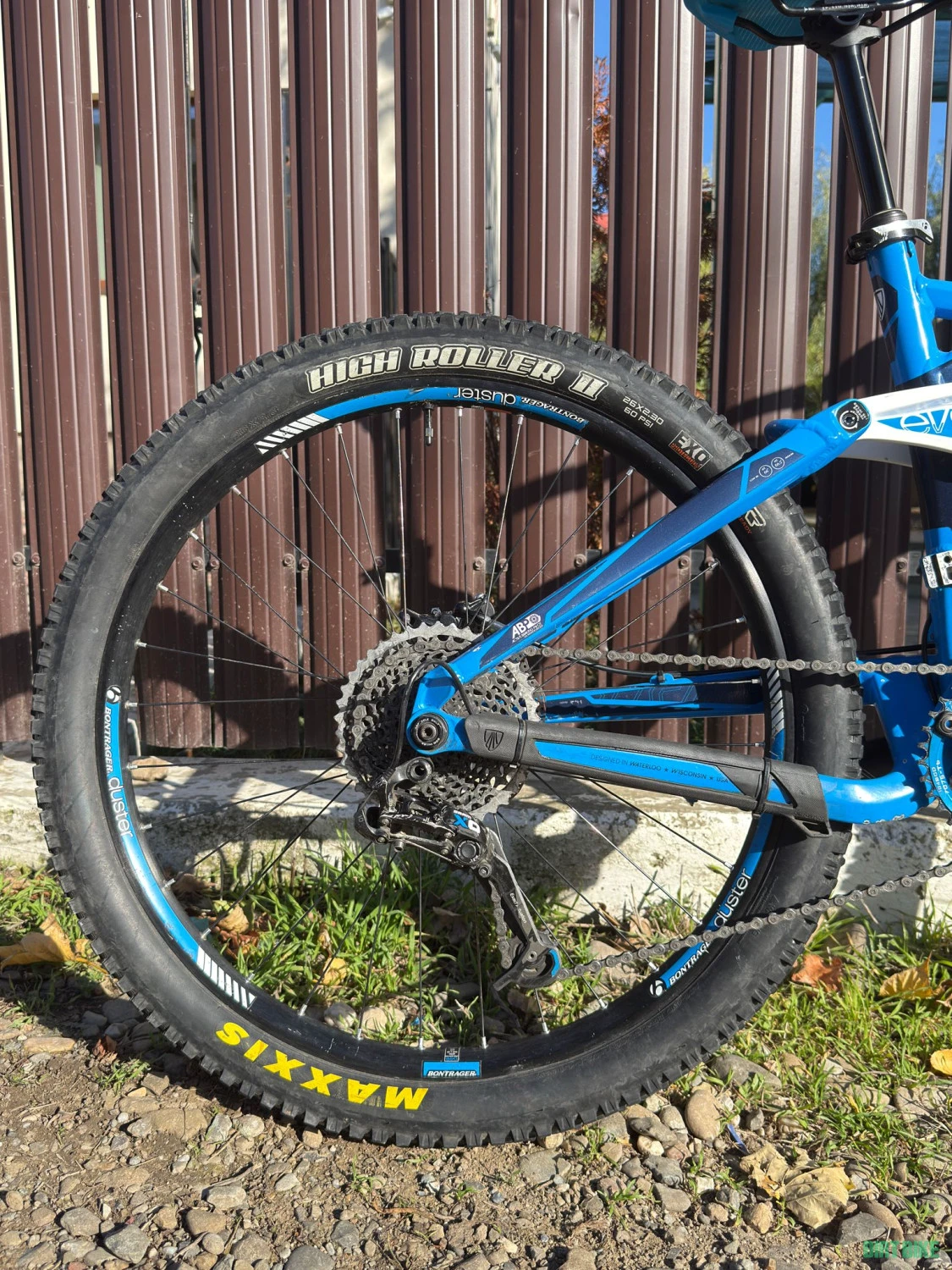 11. Vand bicicleta Trek Slash 8 2013