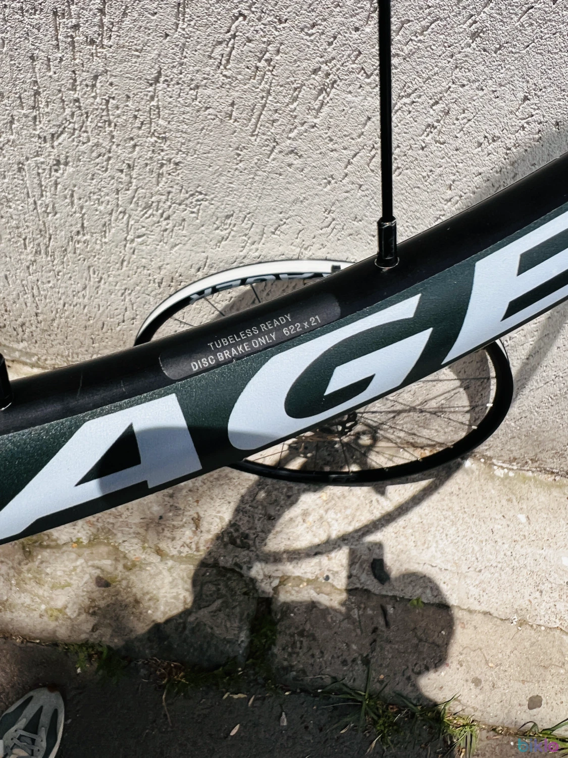 5. Roți Bontrager Paradigm SL 28"