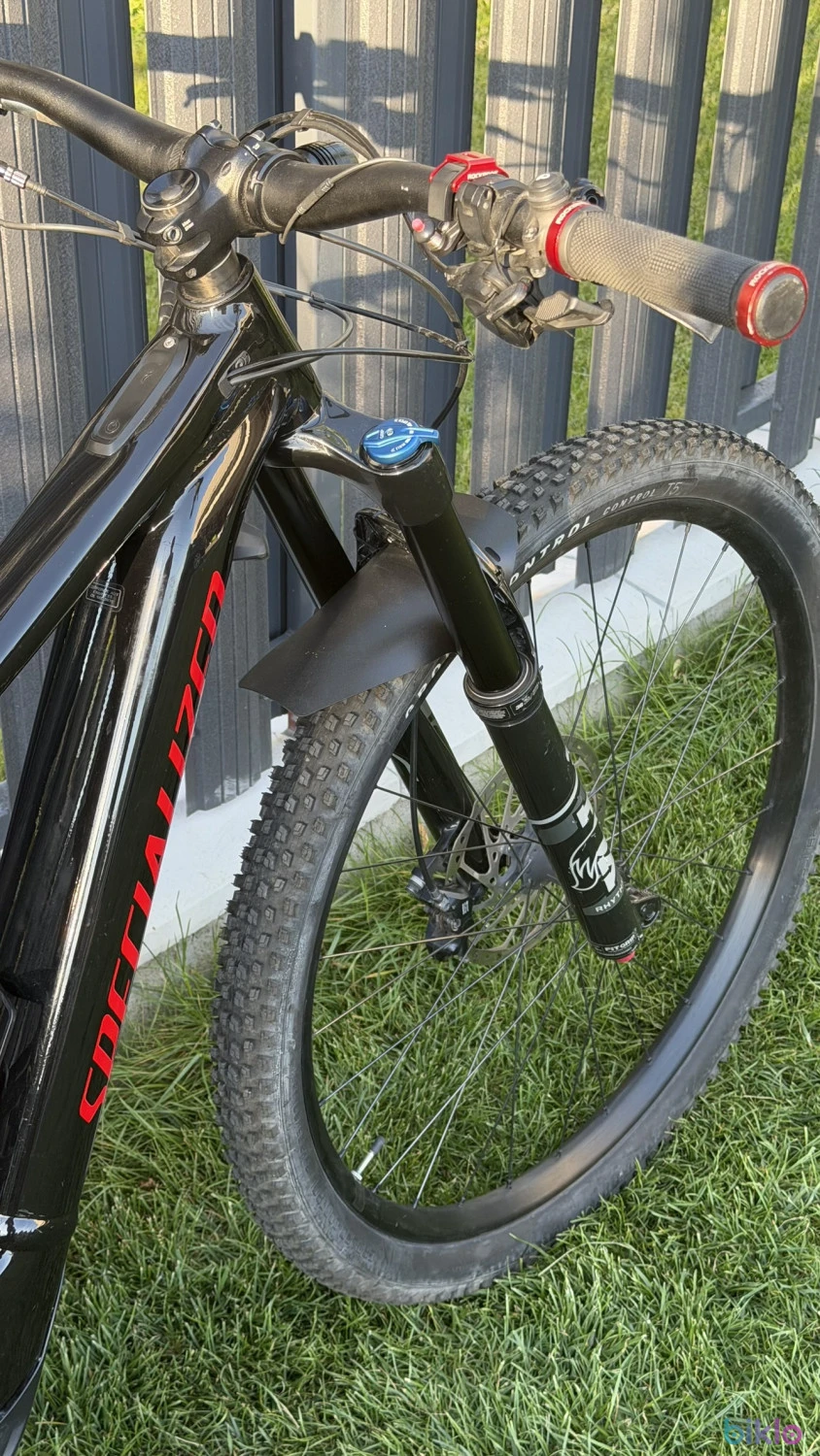 11. Specialized Levo Turbo Comp M 2021 full box