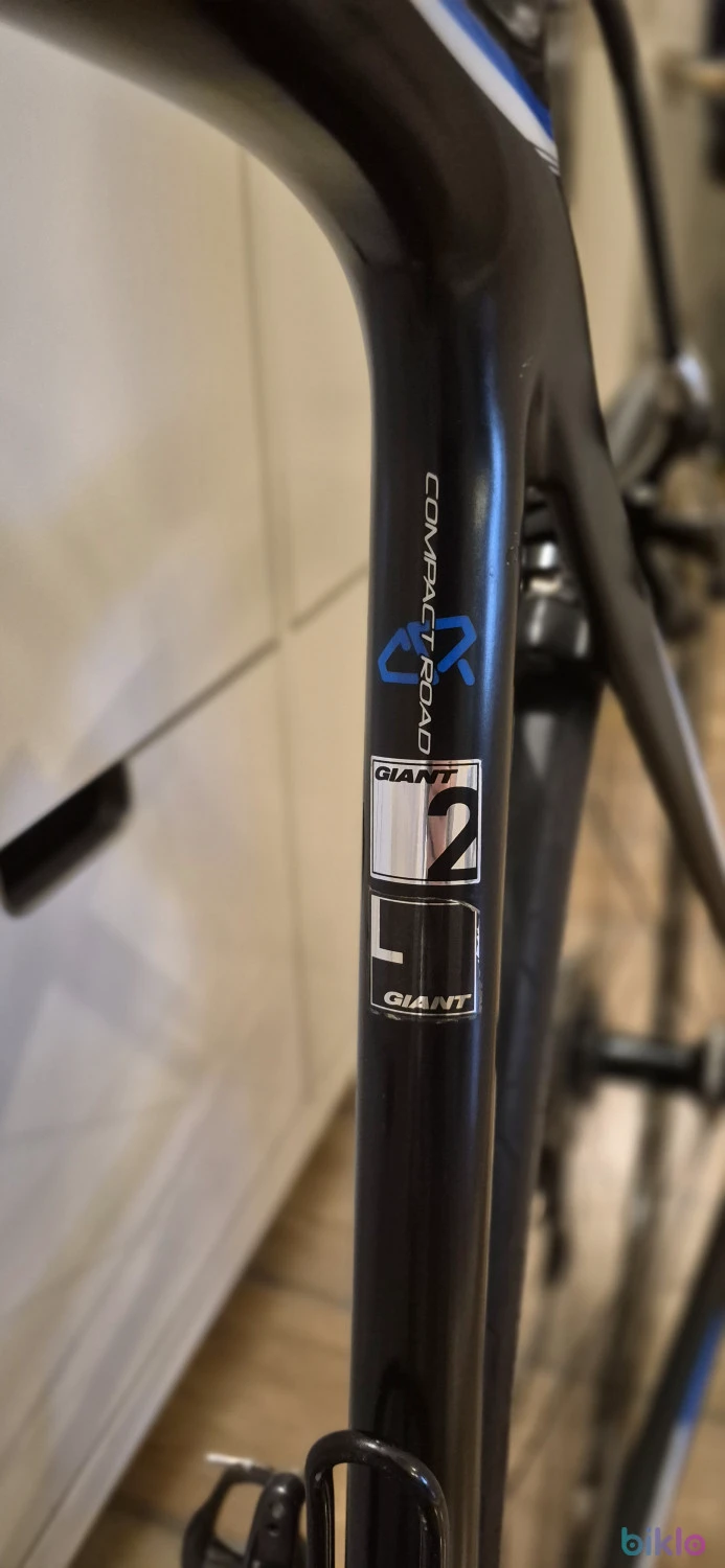 9. Cursieră Giant TCR 2, carbon, L