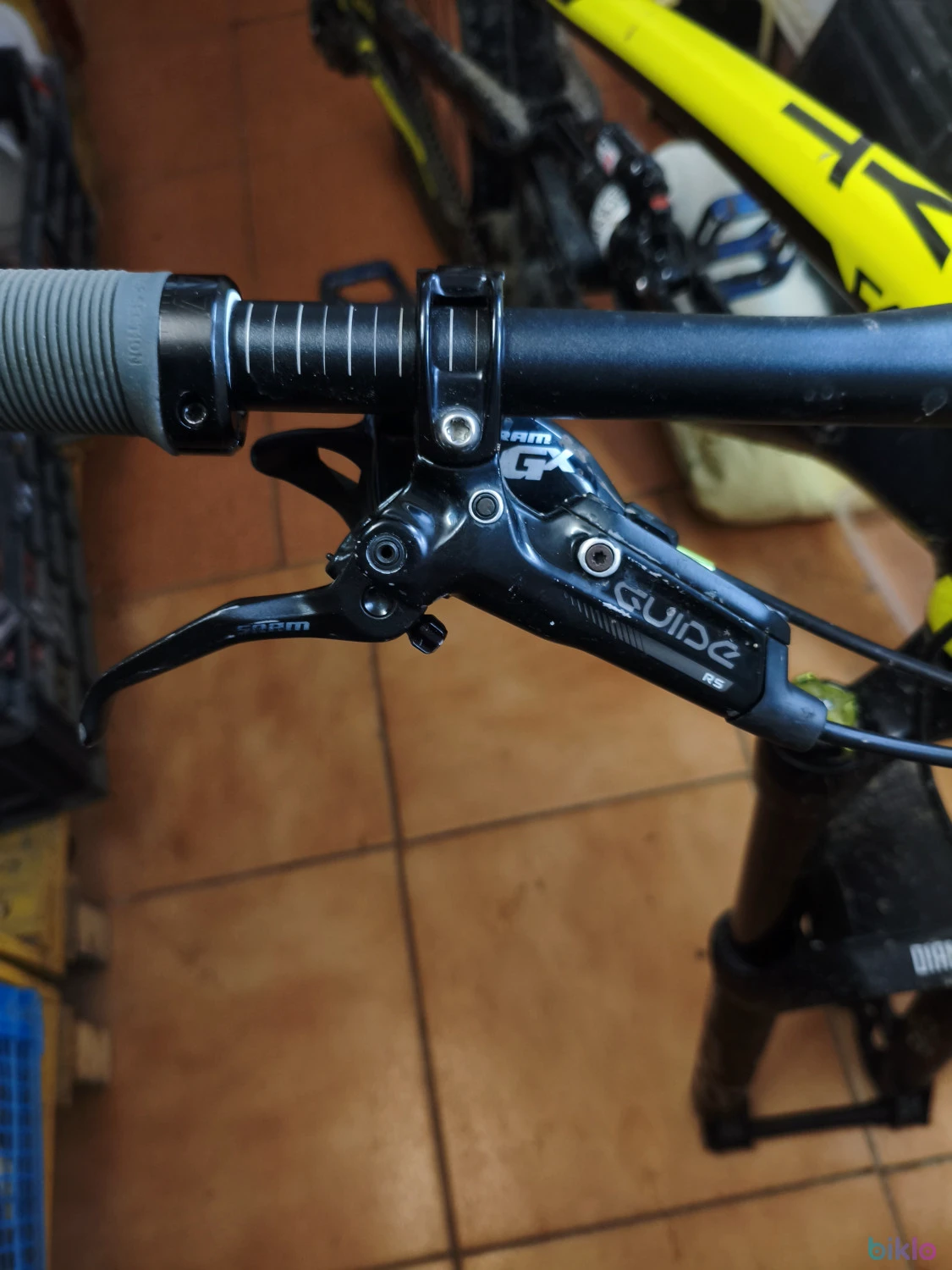 1. Frâne sram guide rs