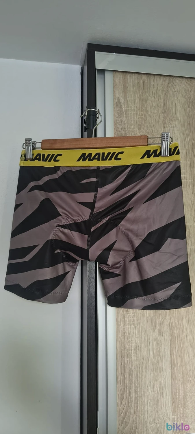 1. Vând lenjerie intima Mavic