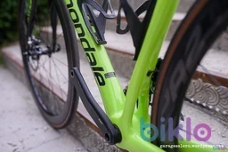 14. Cannondale Synapse carbon disc Ultegra Di2 roti aero Giant