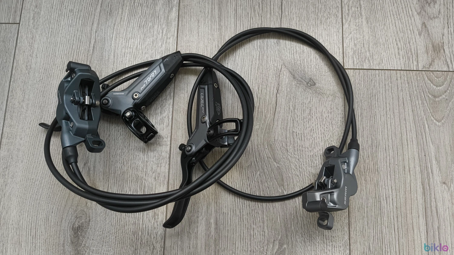 1. Frâne hidraulice Sram Level Bronze Stealth 4 Piston