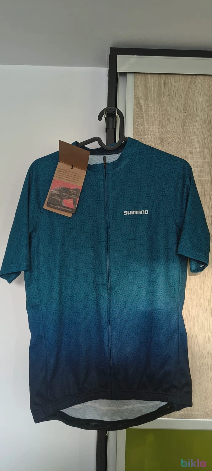 1. Vând tricou Shimano