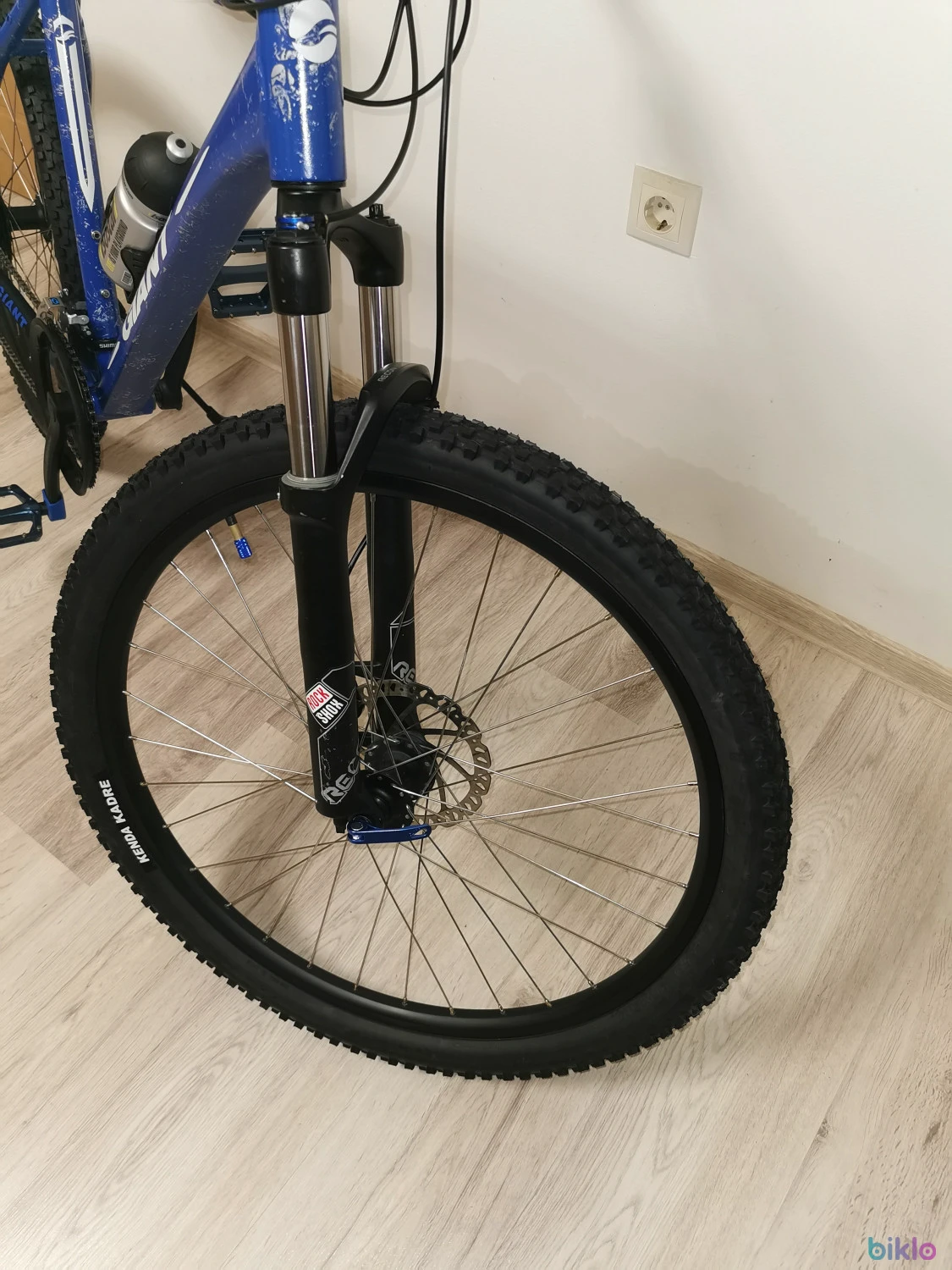 8. Mountain bike cu suspensie