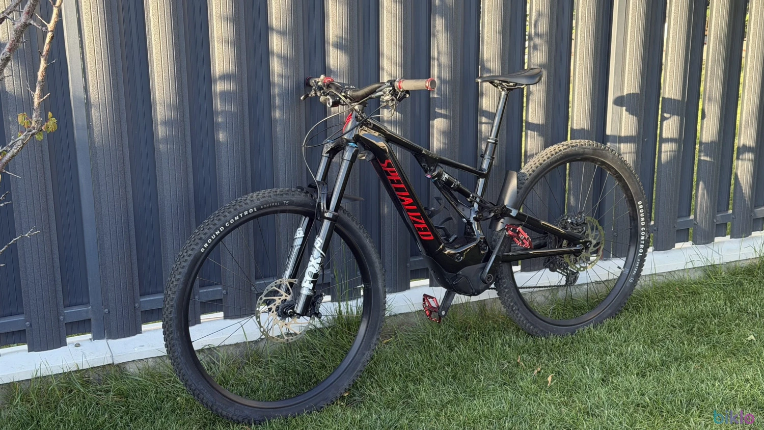 2. Specialized Levo Turbo Comp M 2021 full box