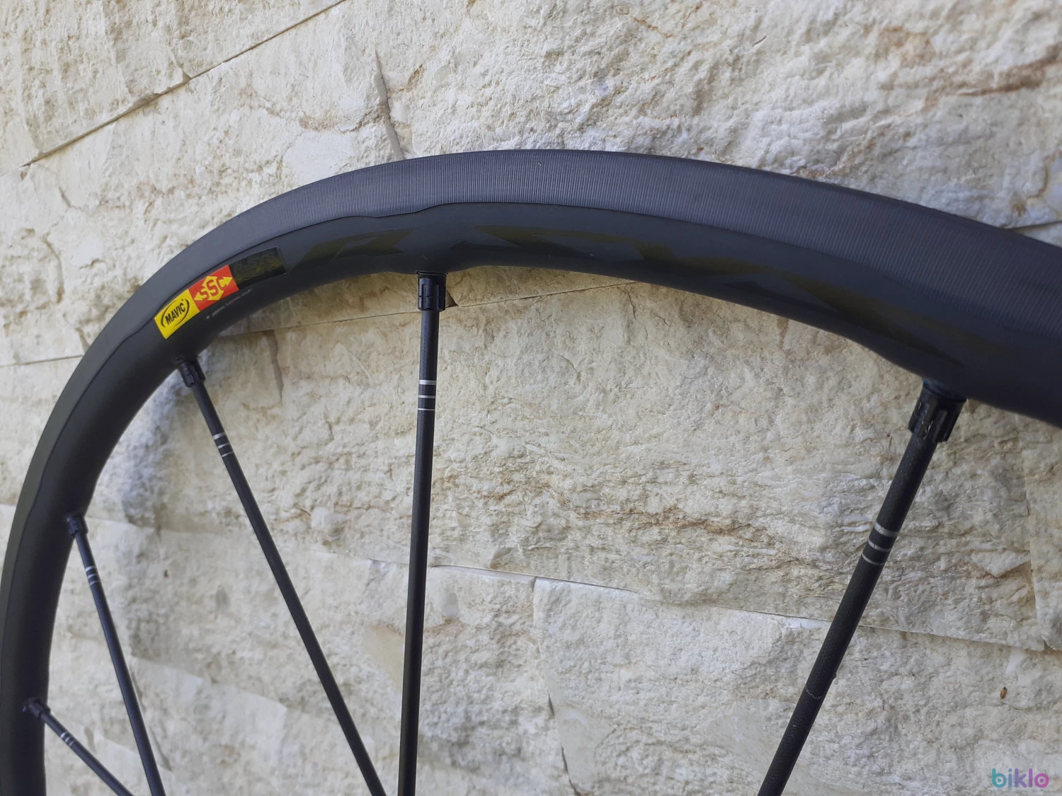 8. Roti cursiera Mavic R-SYS SLR