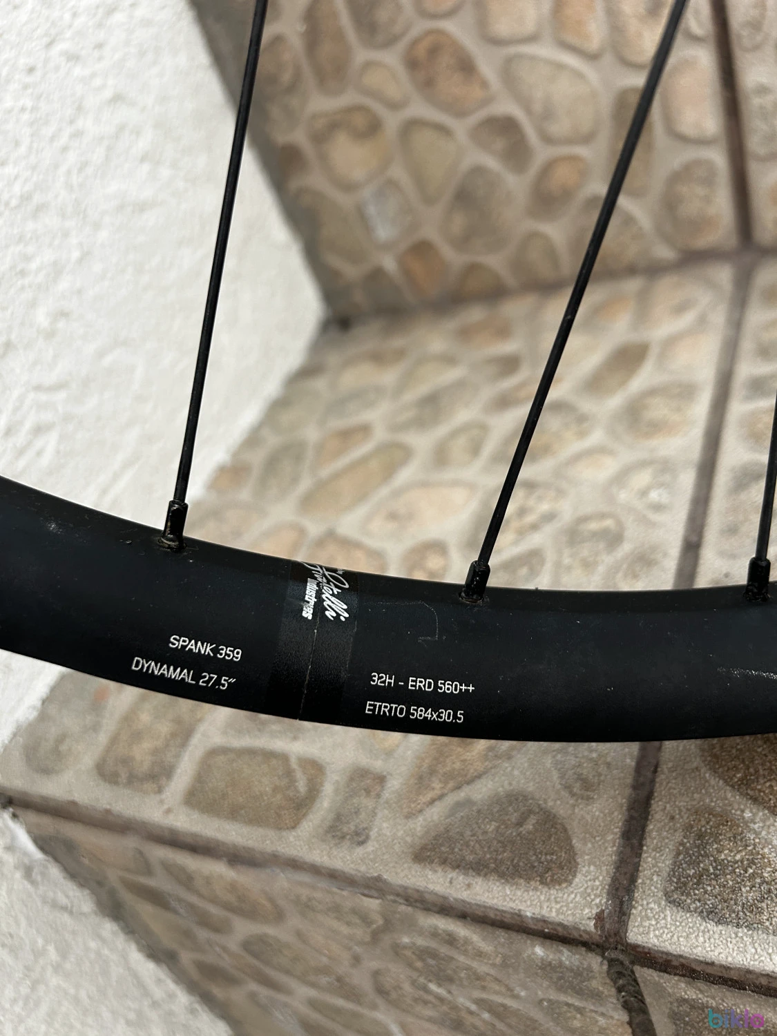 4. Roata spate downhill Spank 27.5", ax 12x157, caseta HG, 6 bolt