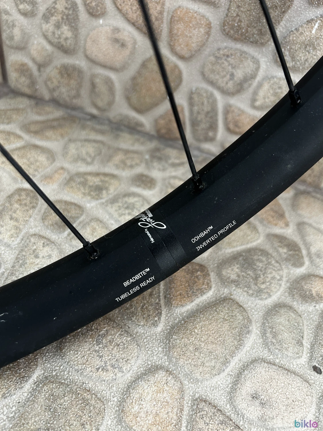 6. Roata spate downhill Spank 27.5", ax 12x157, caseta HG, 6 bolt