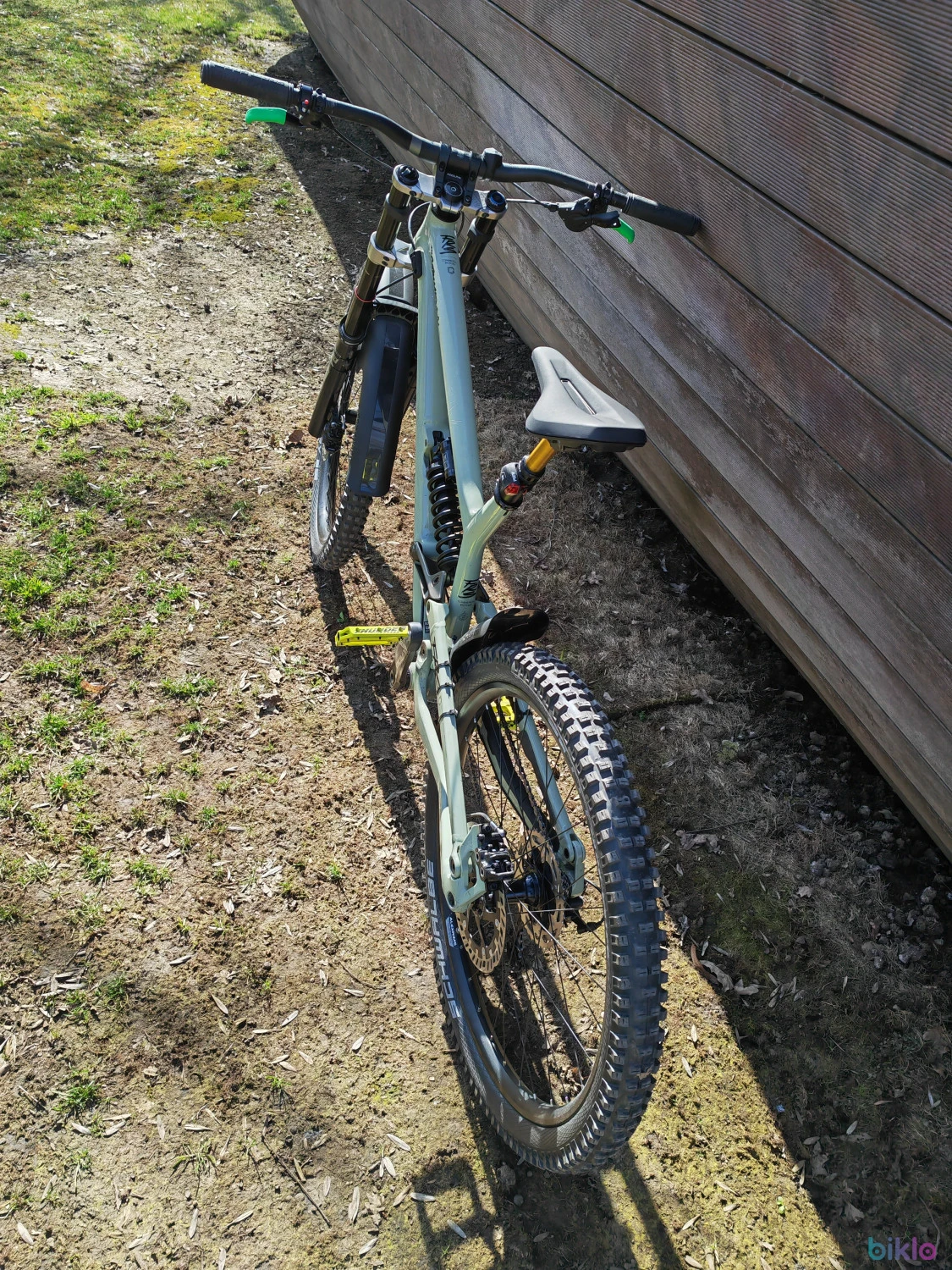 4. Commencal FRS FURIOUS modificat 11 viteze 200mm cursa fata/spate 27.5 frane MT5 4 pistoane
