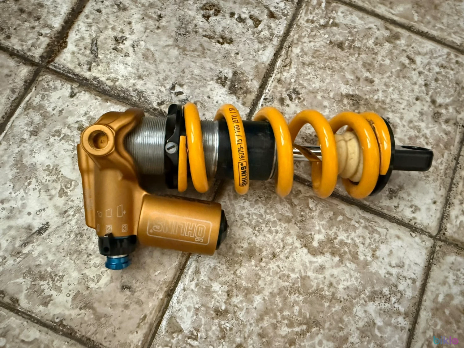 1. Amortizor Öhlins TTX 22m Trunnion 185x55 Coil