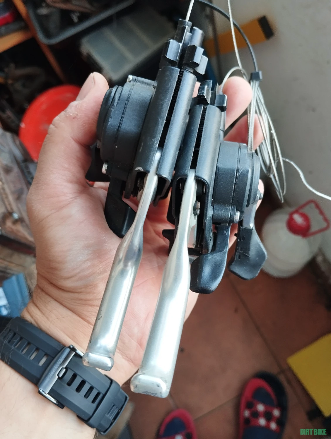 6. Manete frâna schimbator combo Deore Xt 3x8