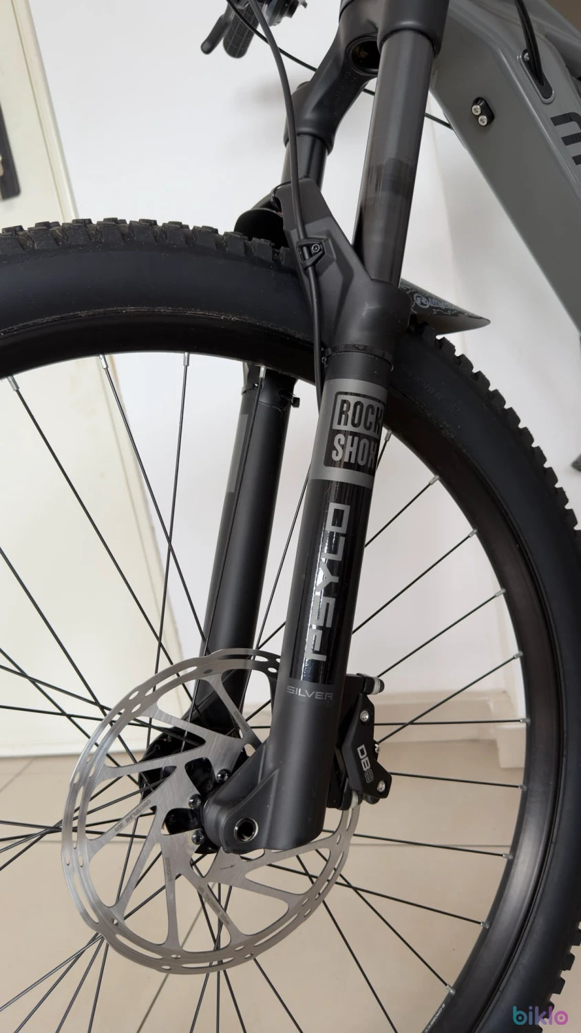 6. Bicicleta Mondraker Chaser 2025 29" Grey Black Ebike