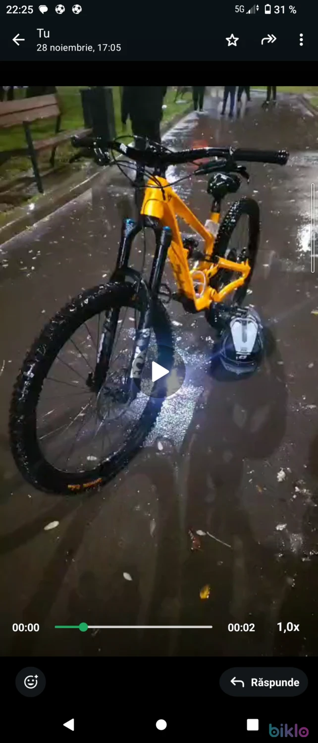 2. Yt capra core 3 full carbon full fox