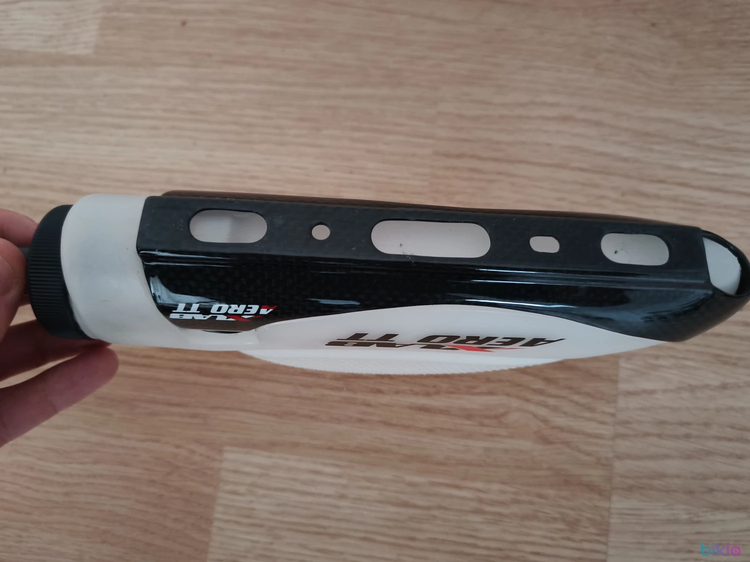 3. Suport Carbon + Bidon XLAB Aero TT