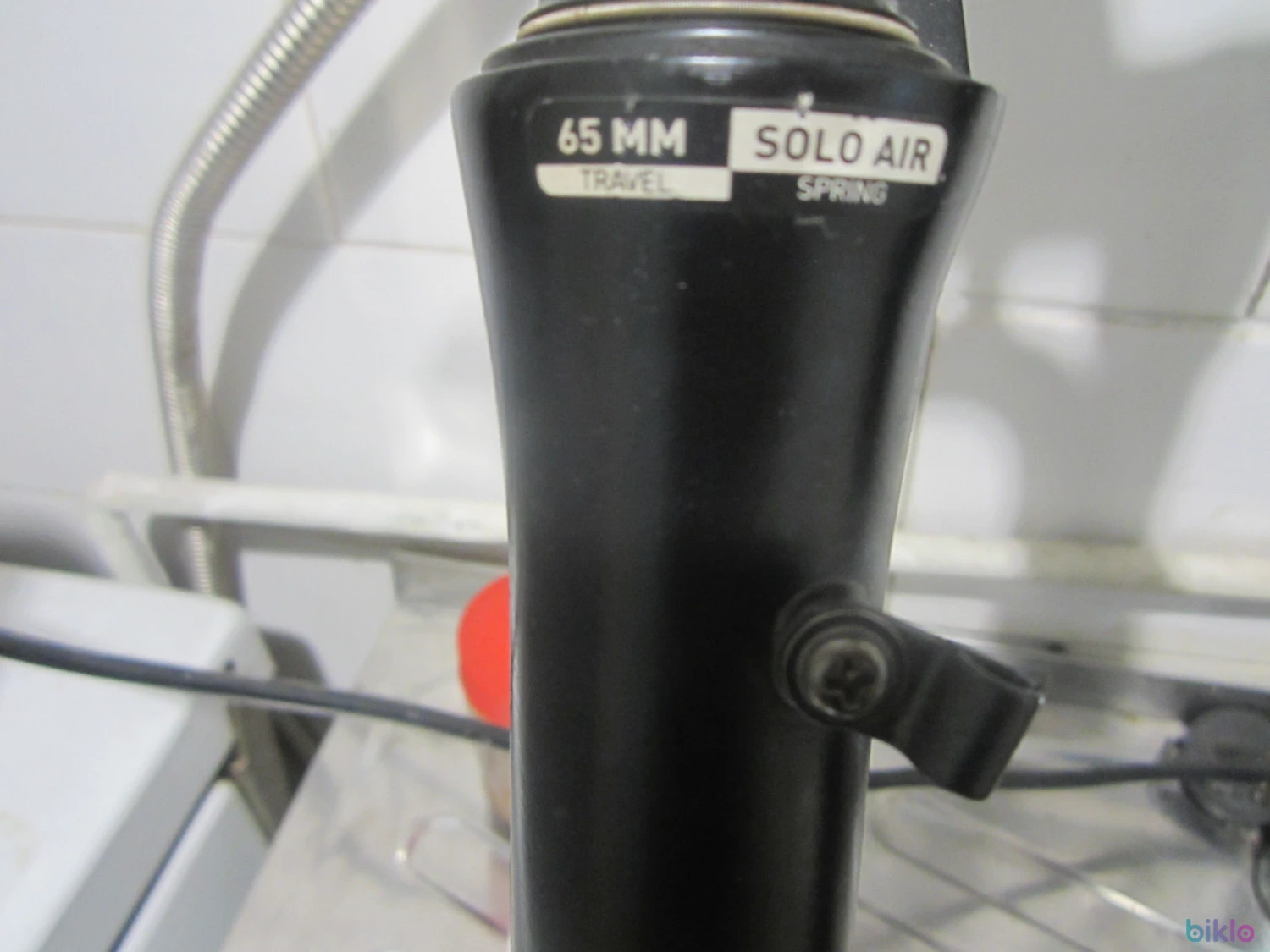 5. Furca pe aer rock shox paragon pt roata 28 cu far
