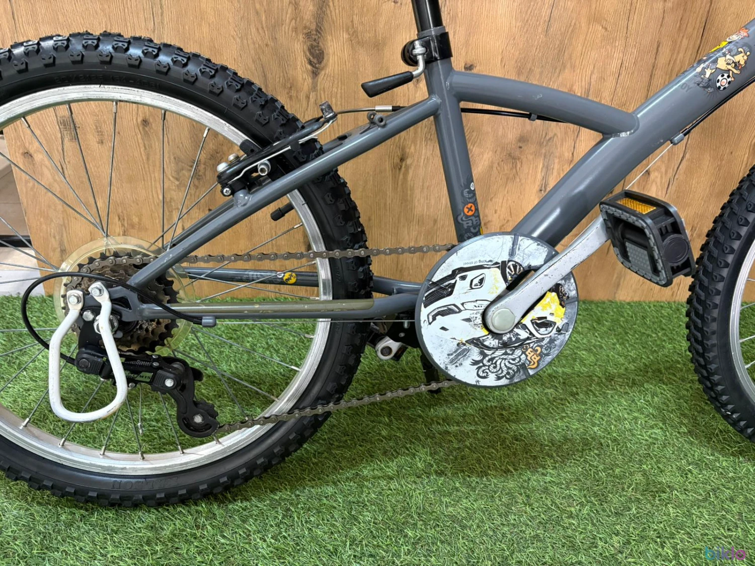 4. B-Twin Racing Boy 20inch