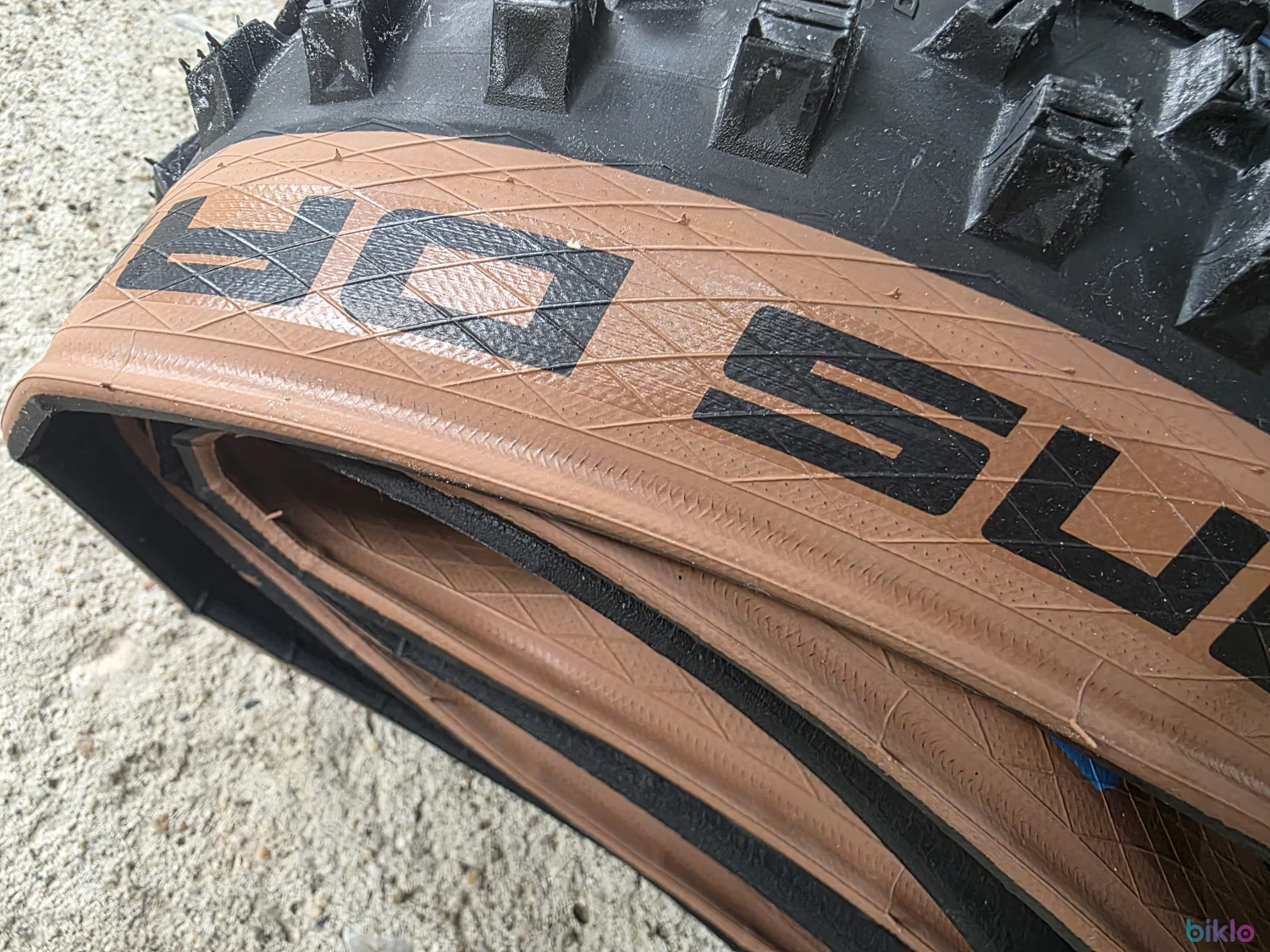 4. Schwalbe Hans Dampf Evo Super Trail 27.5x2.60" TLE Addix SpeedGrip - pliabil