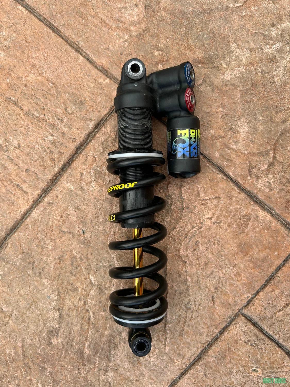 1. Vand shock fox DHX2 2019 225x75