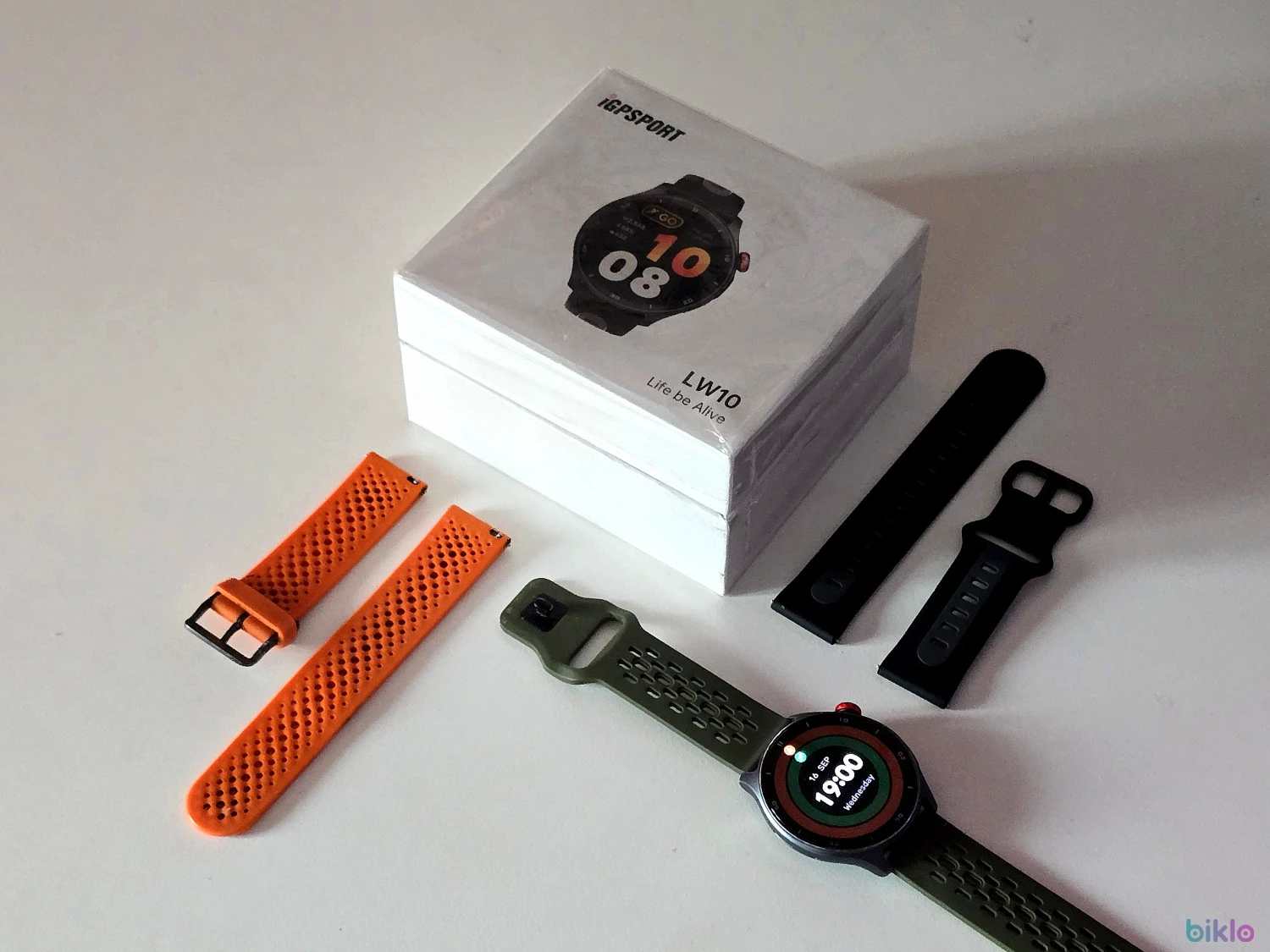 1. IGPSPORT LW10 Black – Ceas Smartwatch GPS Outdoor / Biking