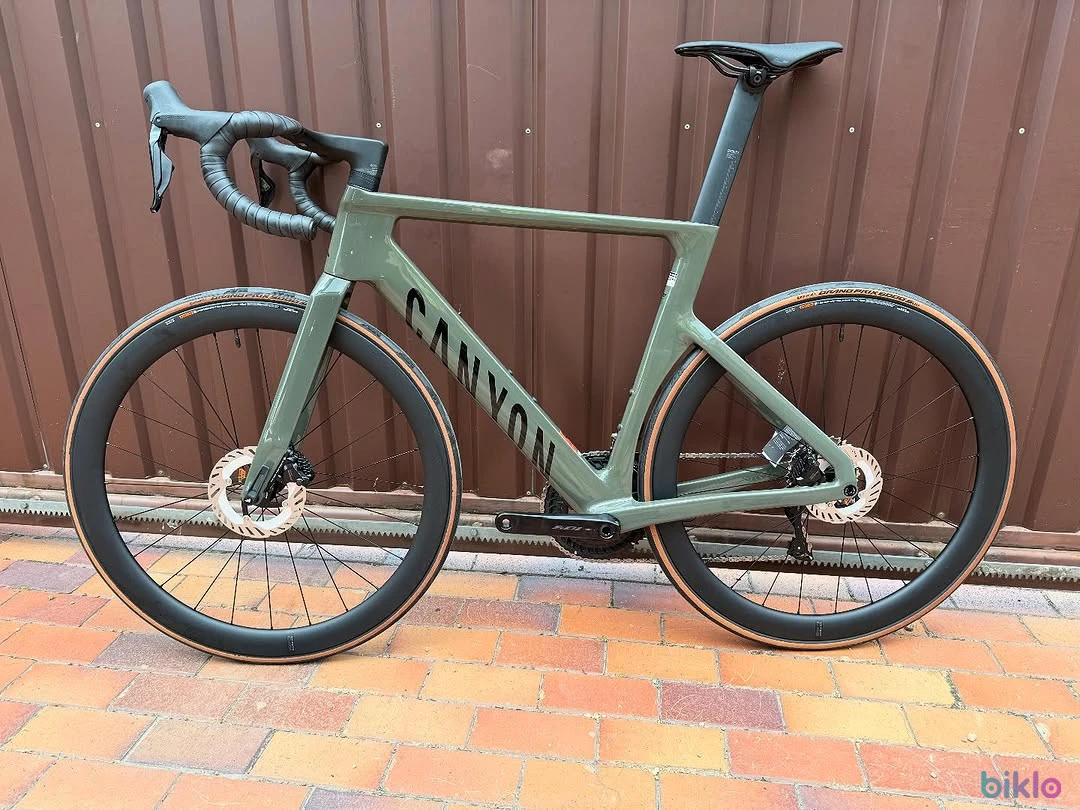 8. 2025 Canyon Aeroad CF SLX 7 di2