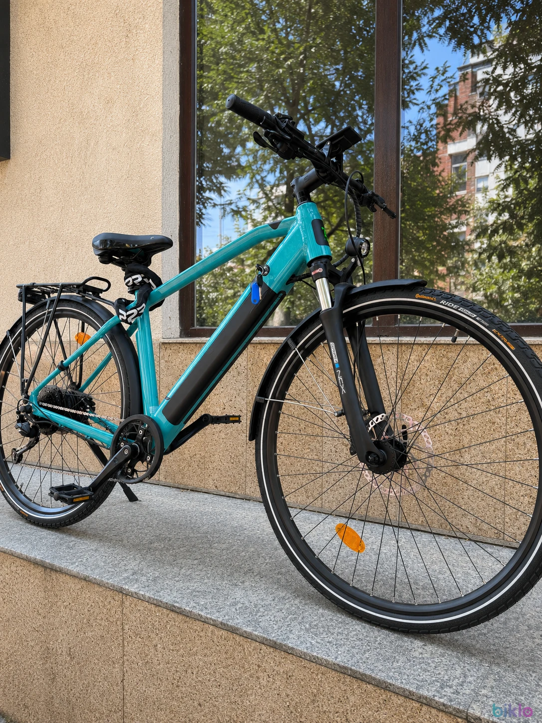 4. Vând bicicletă electrică: Econic One Urban