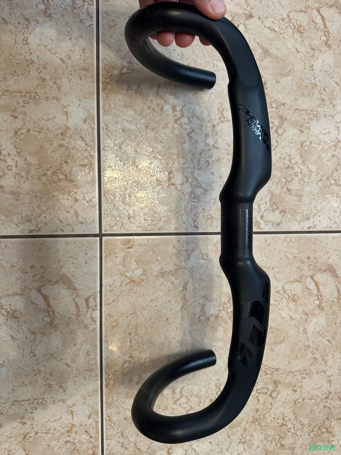 1. Ghidon Cursiera Carbon