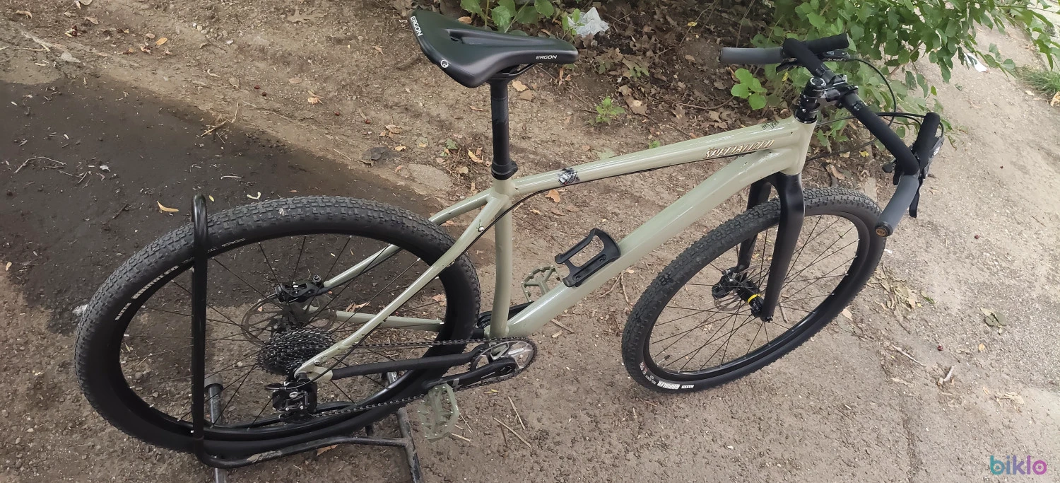 3. Bicicleta Monster Gravel