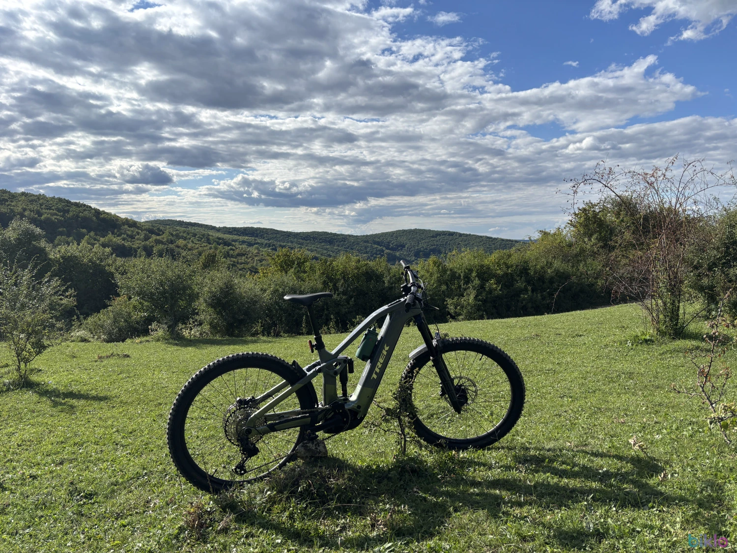 3. E-mtb Trek Rail 9.7 2025