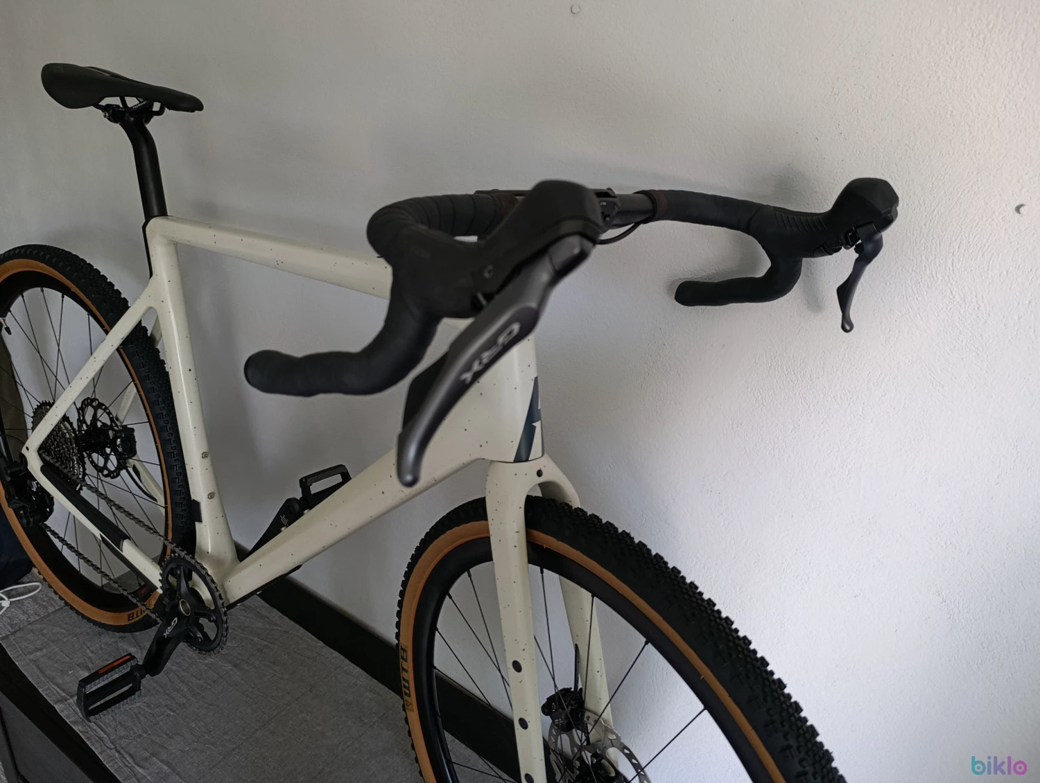 4. Rose Backroad GRX RX820 Carbon Gravel