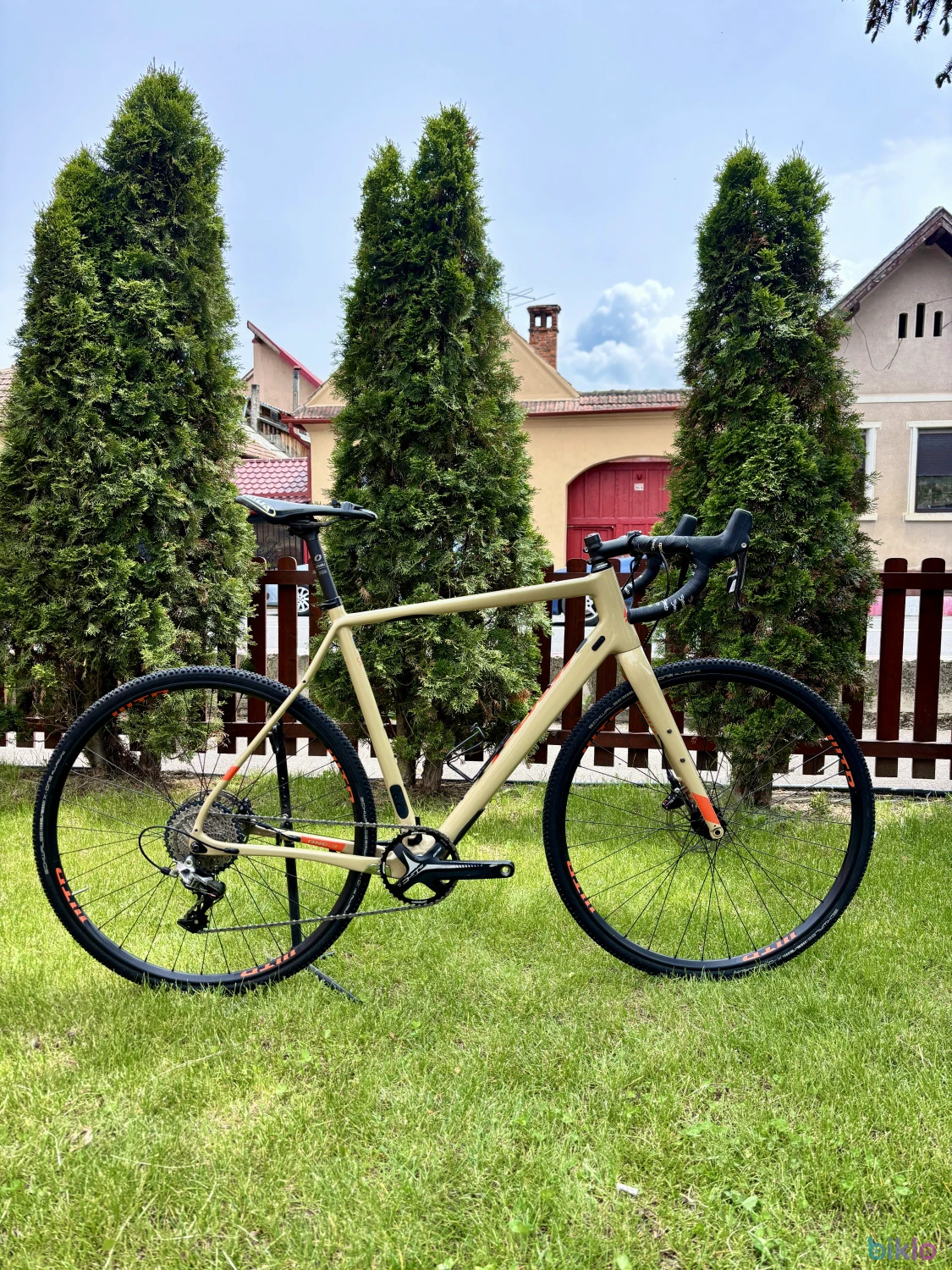 1. Fuji Jari Gravel