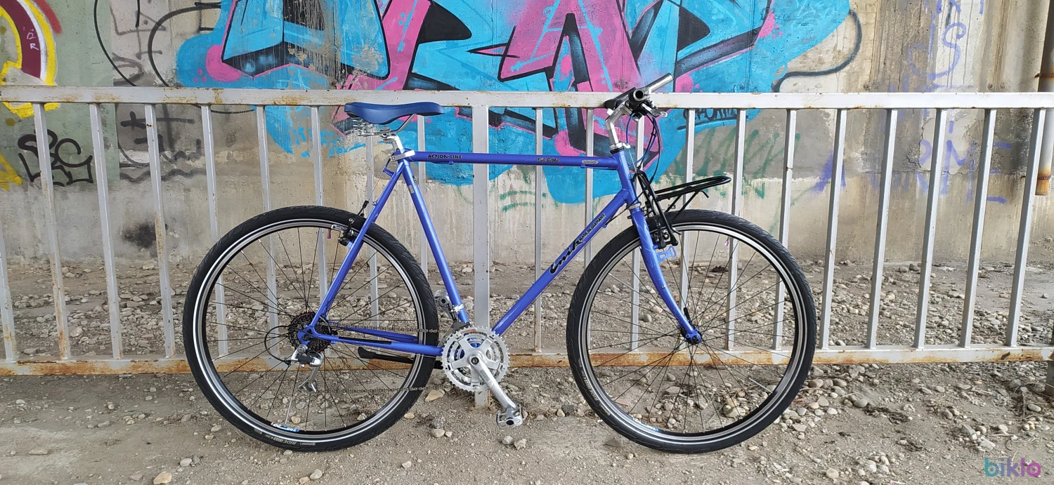 6. Enik 90's, 28"
