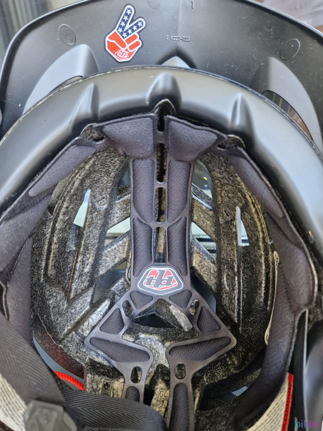 7. Casca Troy Lee Designs A1