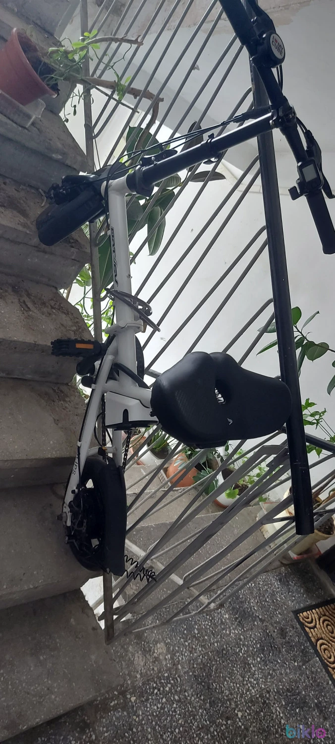 1. Bicicleta universala electrica DYU