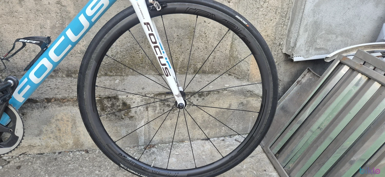 6. Focus Izalco MAX Red eTap ROVAL CLX32