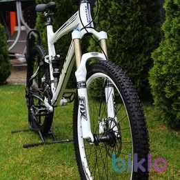 6. Bicicleta Stevens Full Suspension 26 "