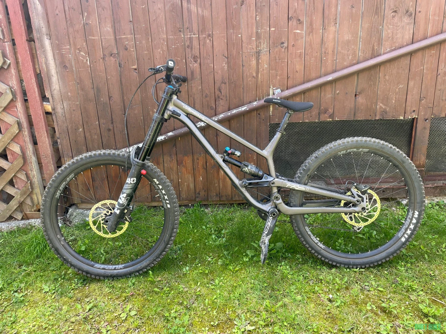 1. Commencal FRS Essential 2