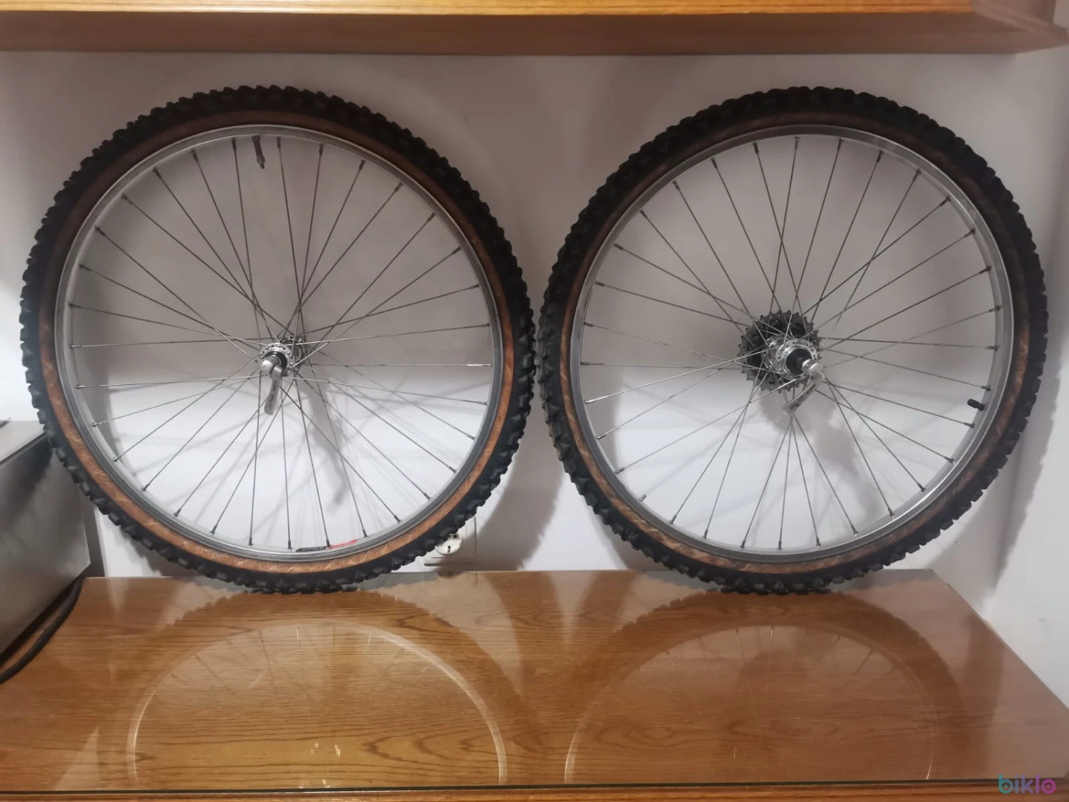 1. Roti Deore XT Araya 26 inch