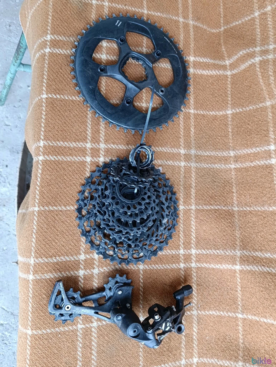 4. Group set Sram Apex si RIVAL
