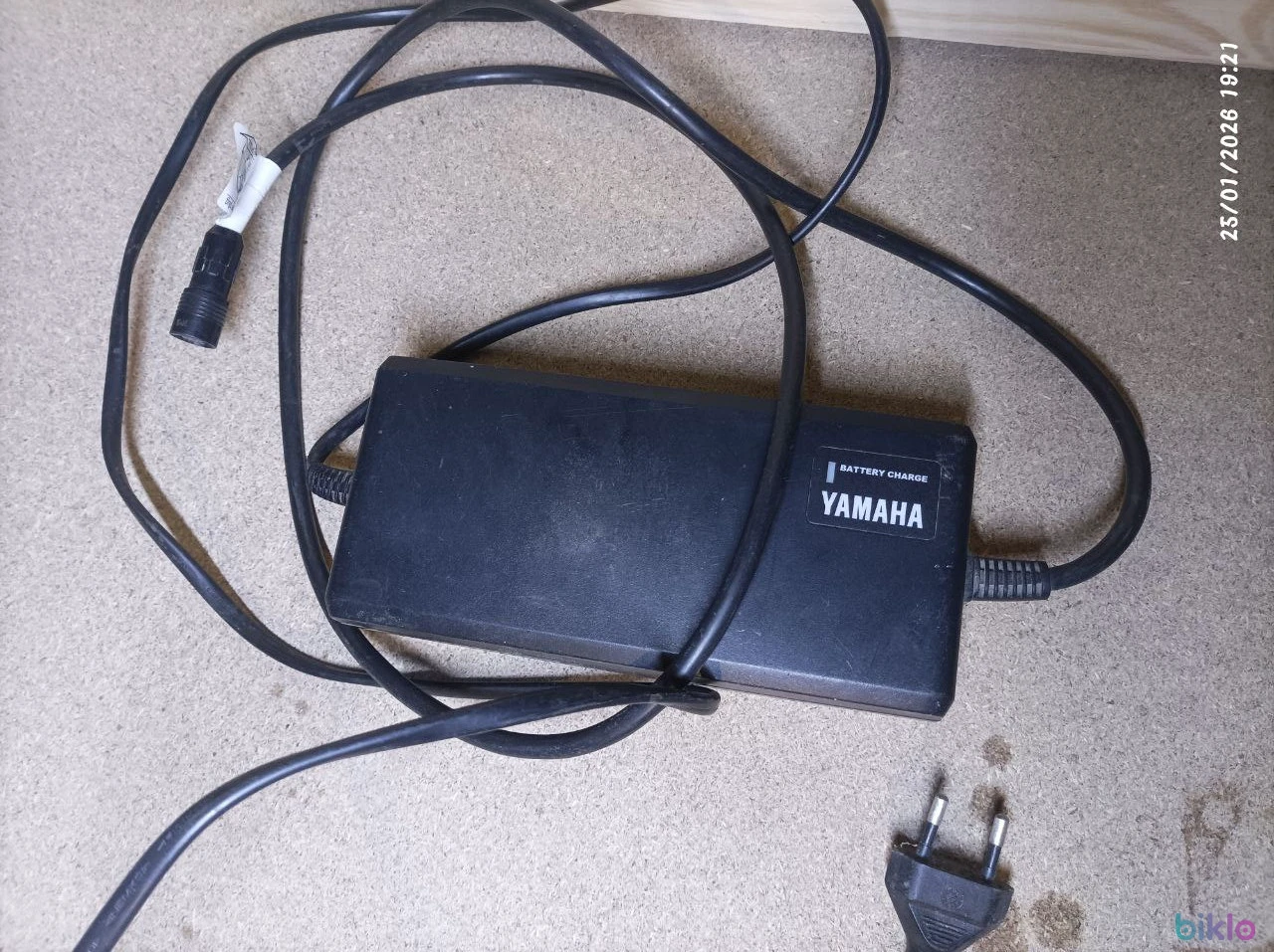 1. Incarcator bicicleta electrica cu motor Yamaha