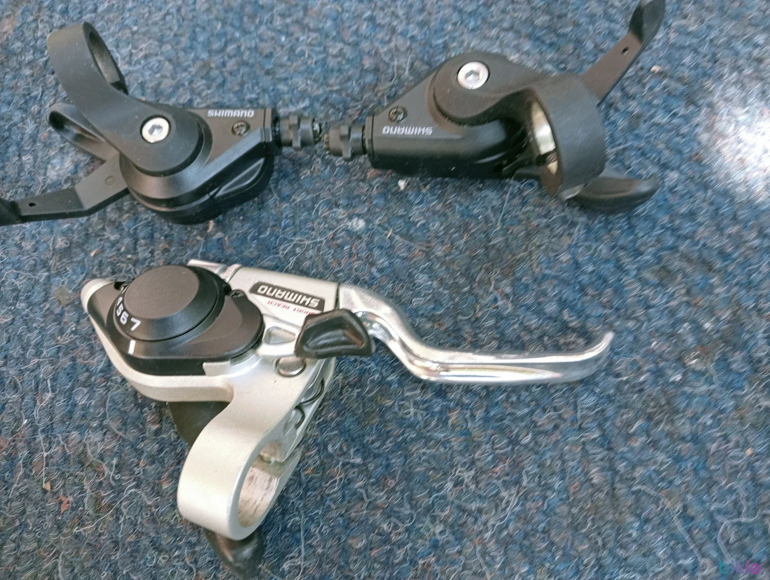 5. Maneta combo Shimano Deore schimbator 9 viteze si frana V - breake