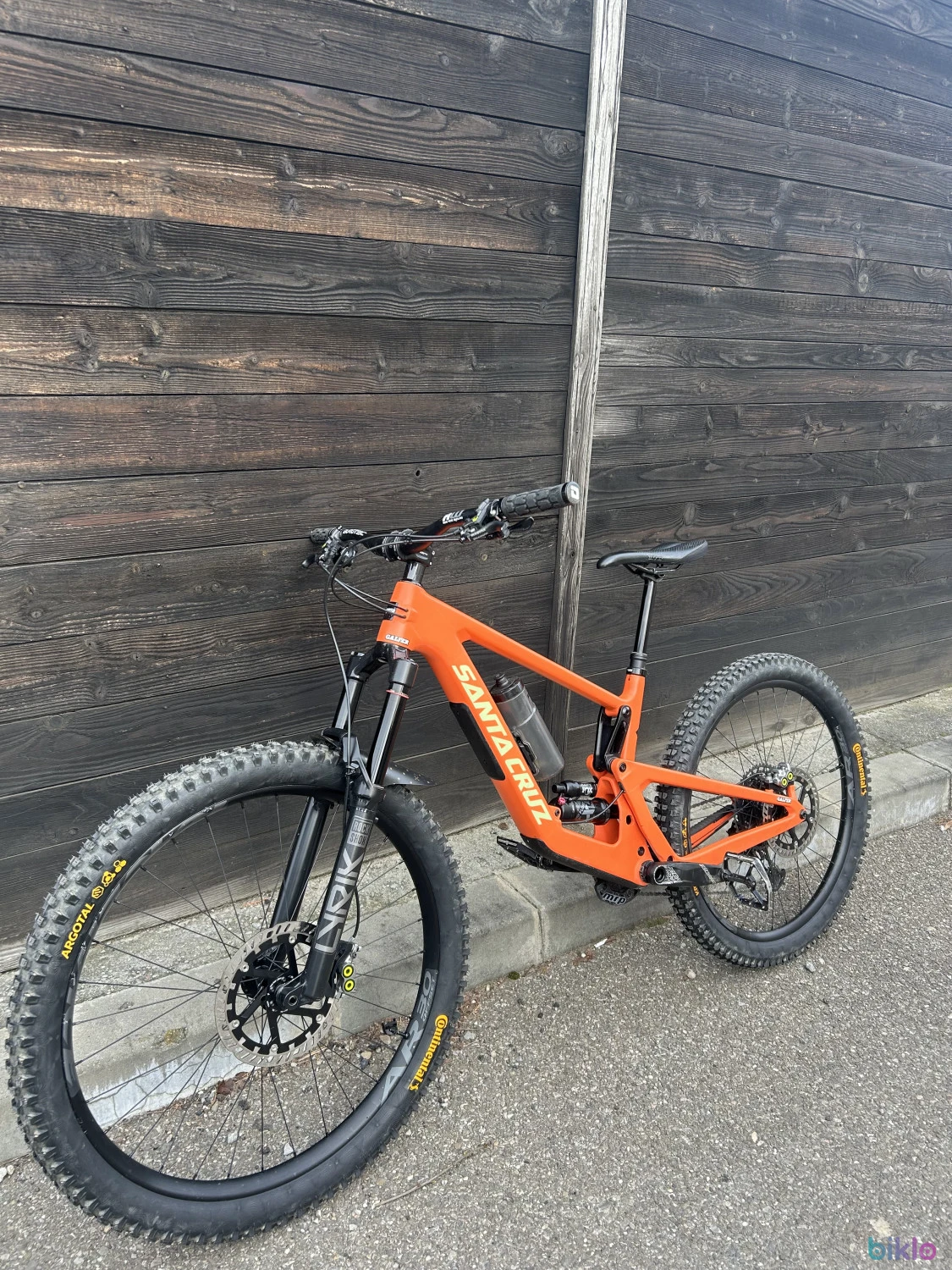 1. Santa cruz bronson