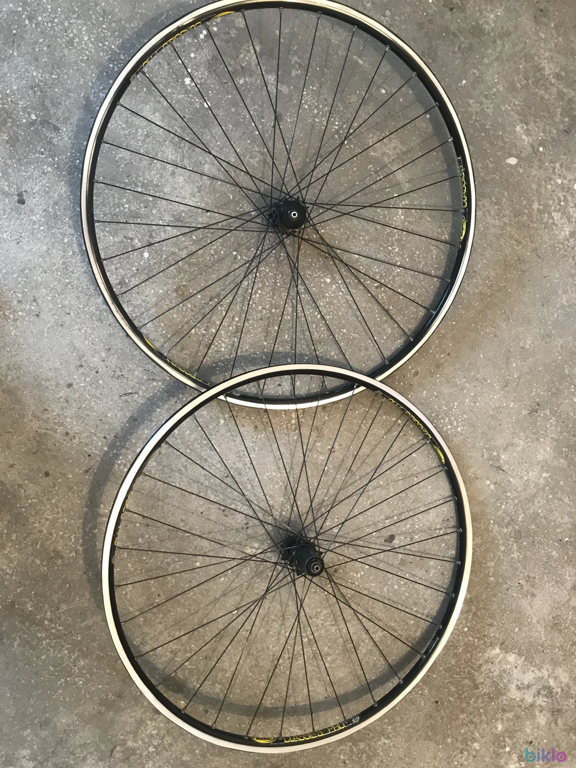 1. Roti cursiera Mavic Classics Pro