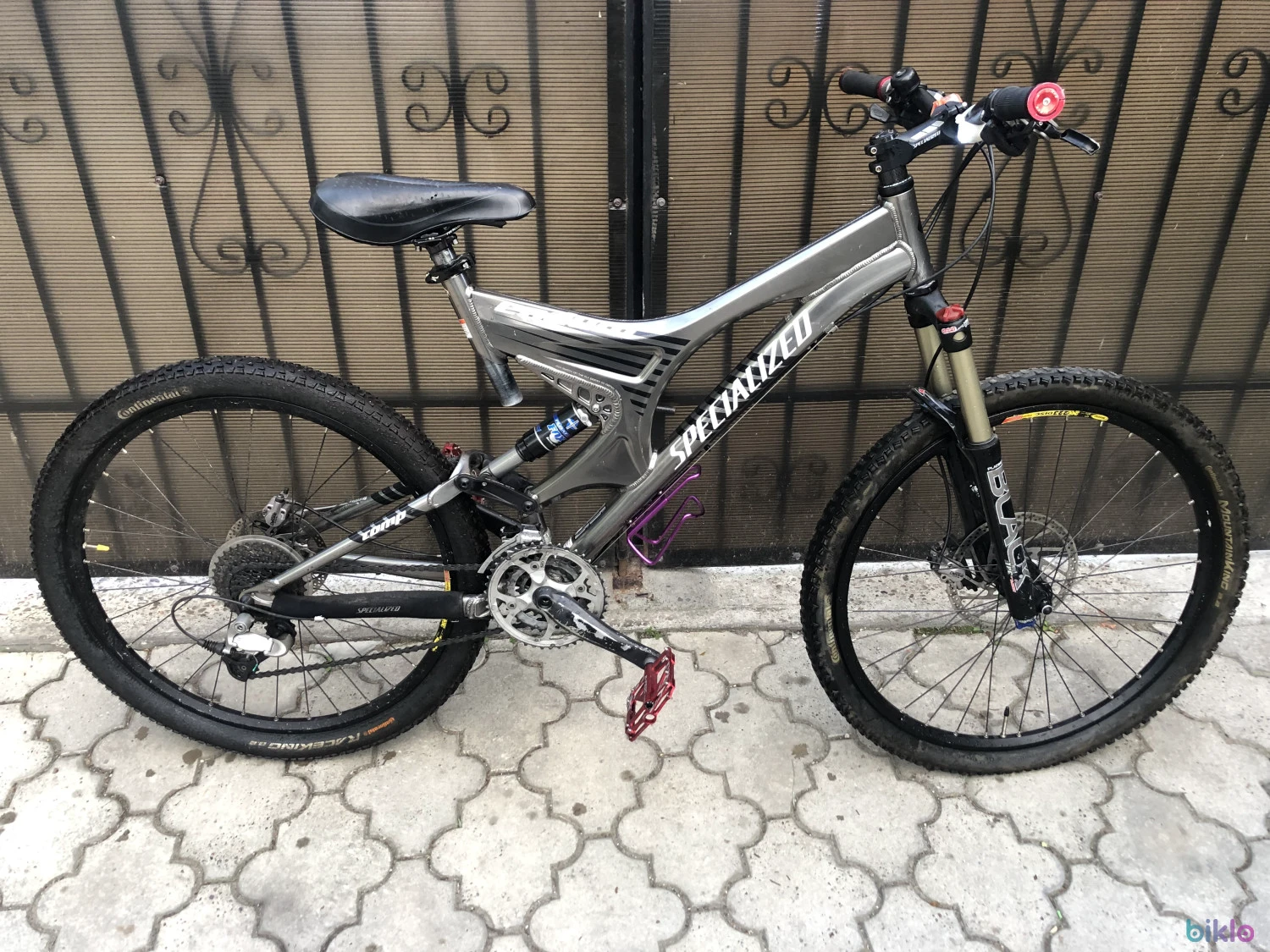 1. Bicicleta enduro Specialized