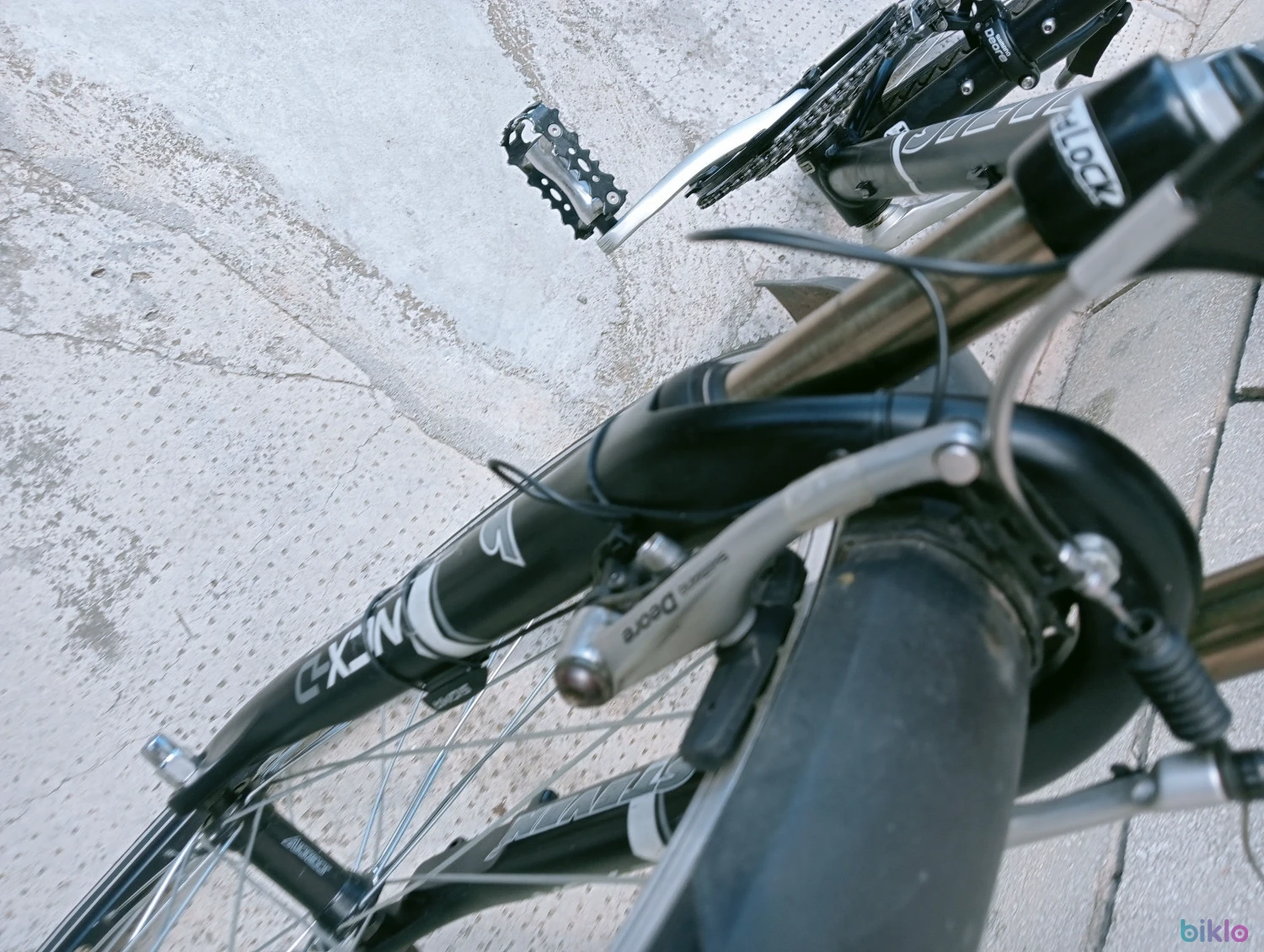 8. Bicicleta oraș treking Stevens Germania 27 V Shimano Deore suspensie Roți 28