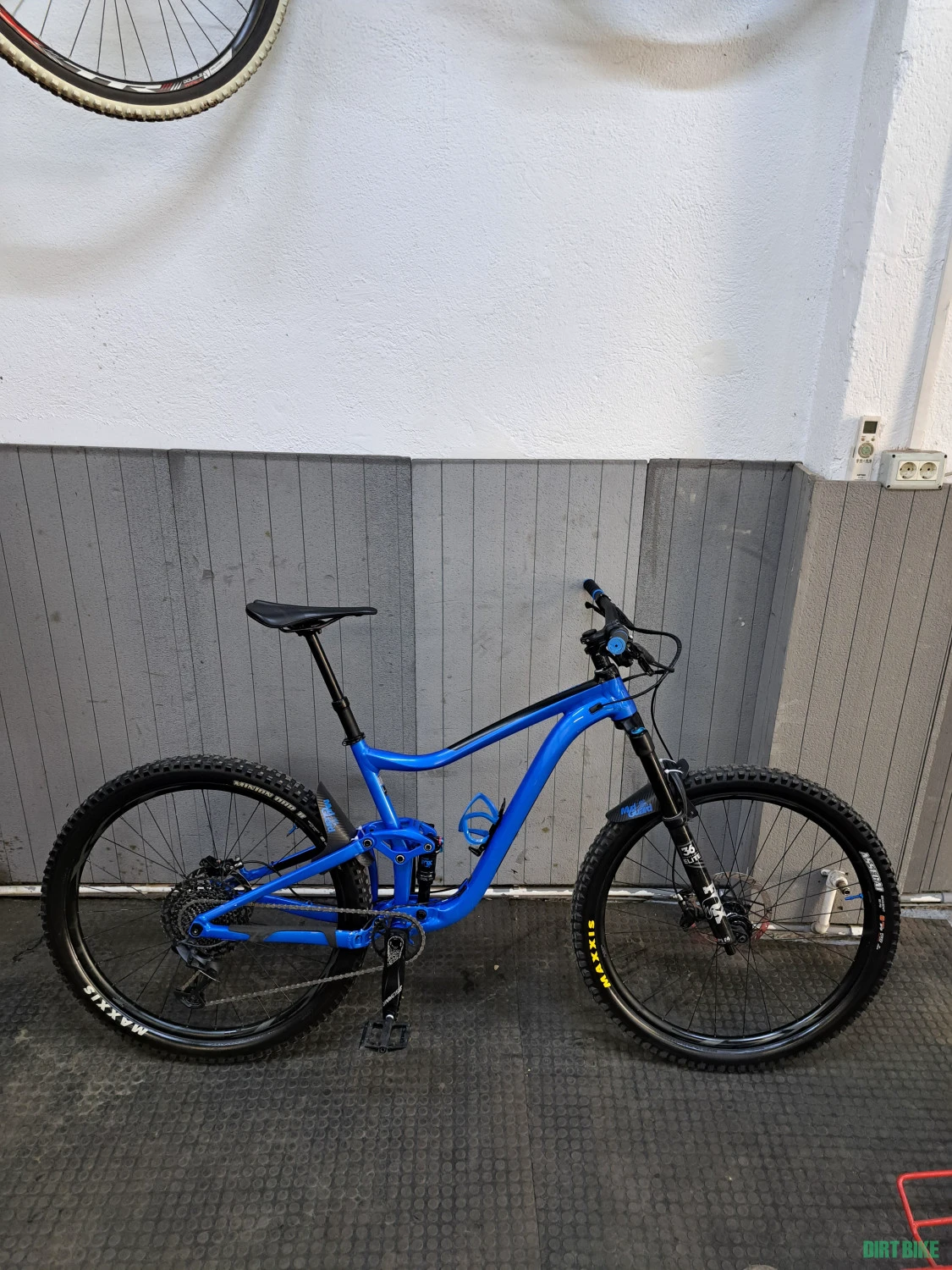 1. Giant Trance 2 2019 Custom