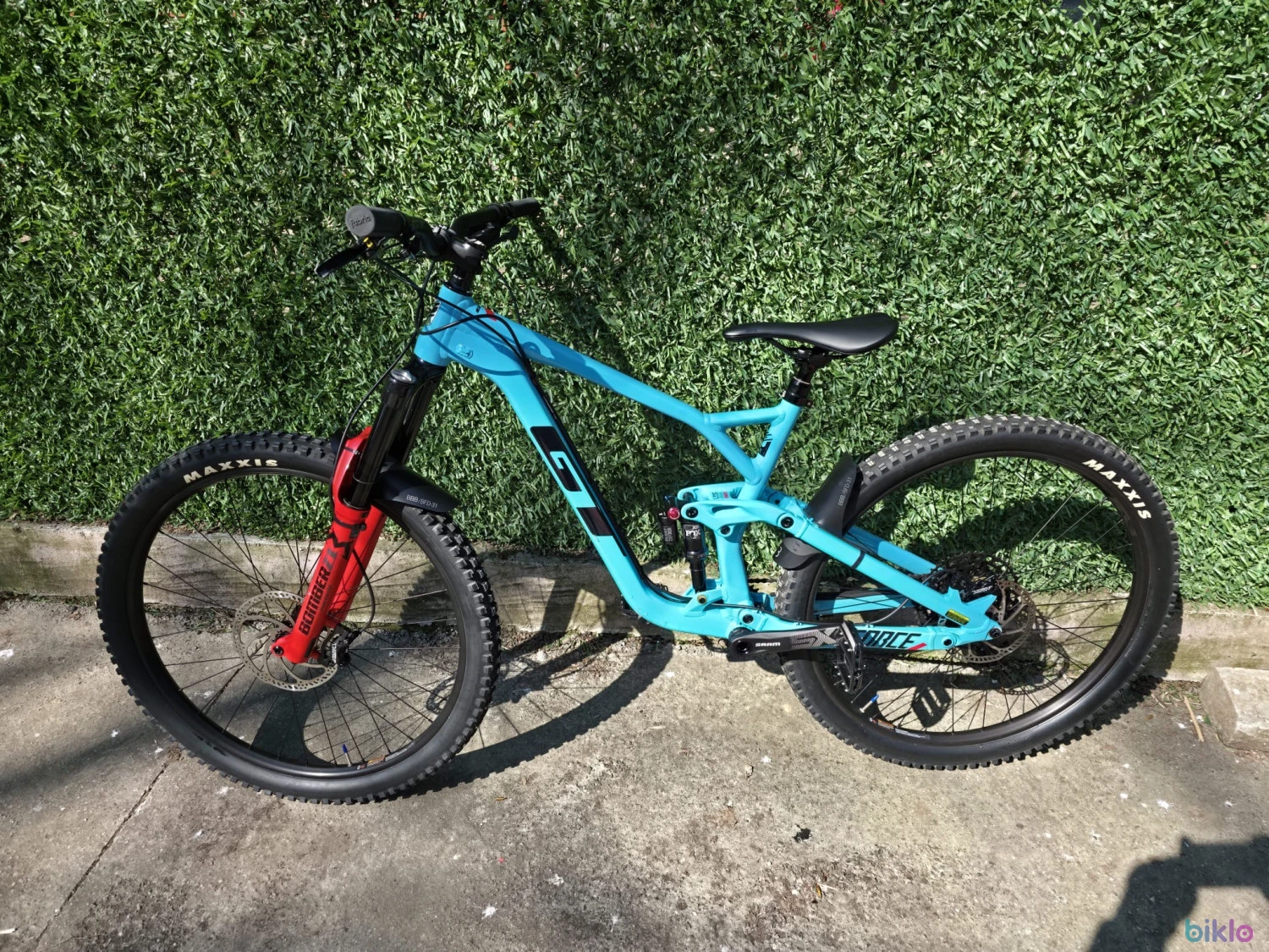 2. Vând bicicletă